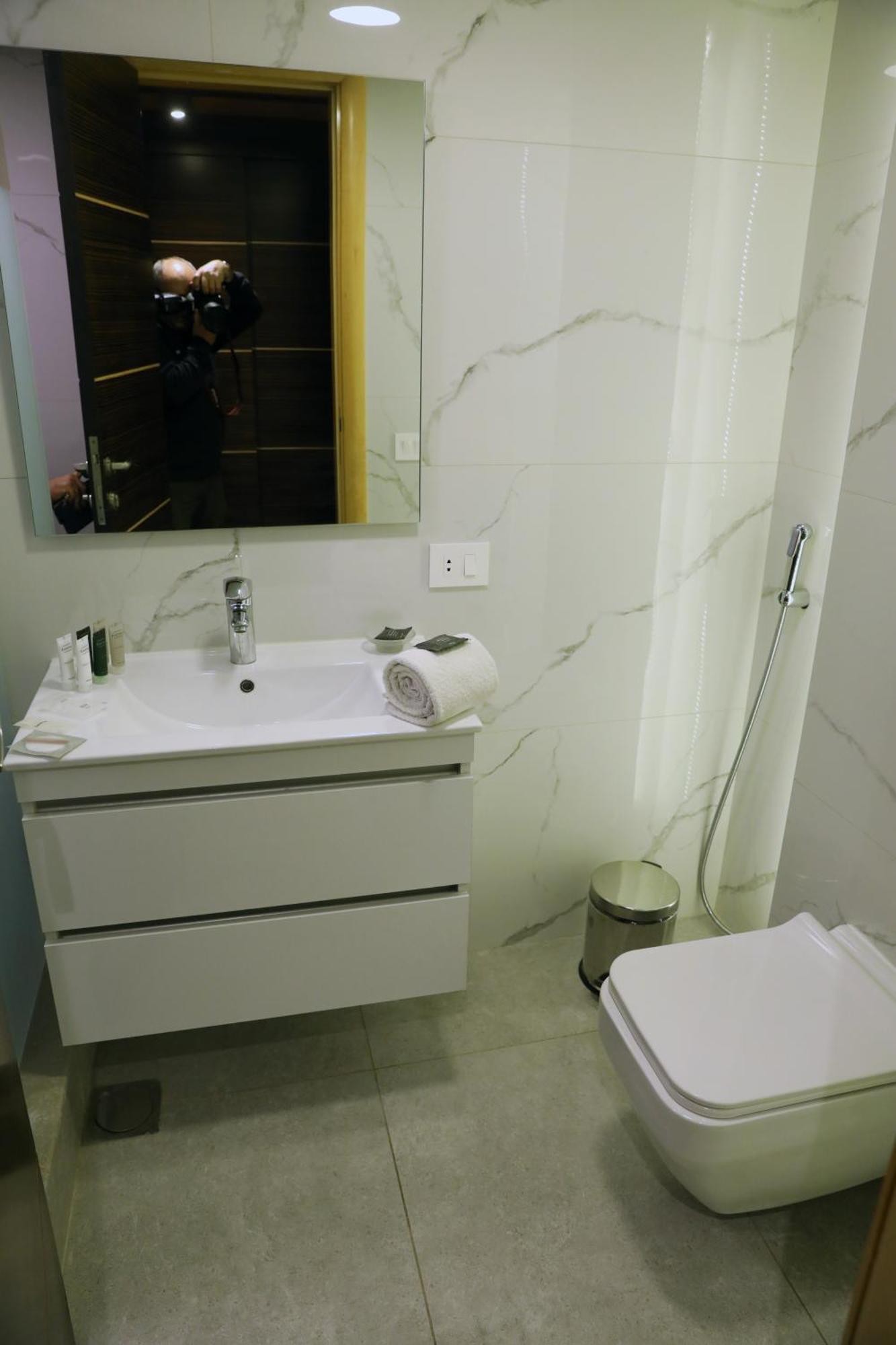 Imperial Suites Hotel Beirut Esterno foto