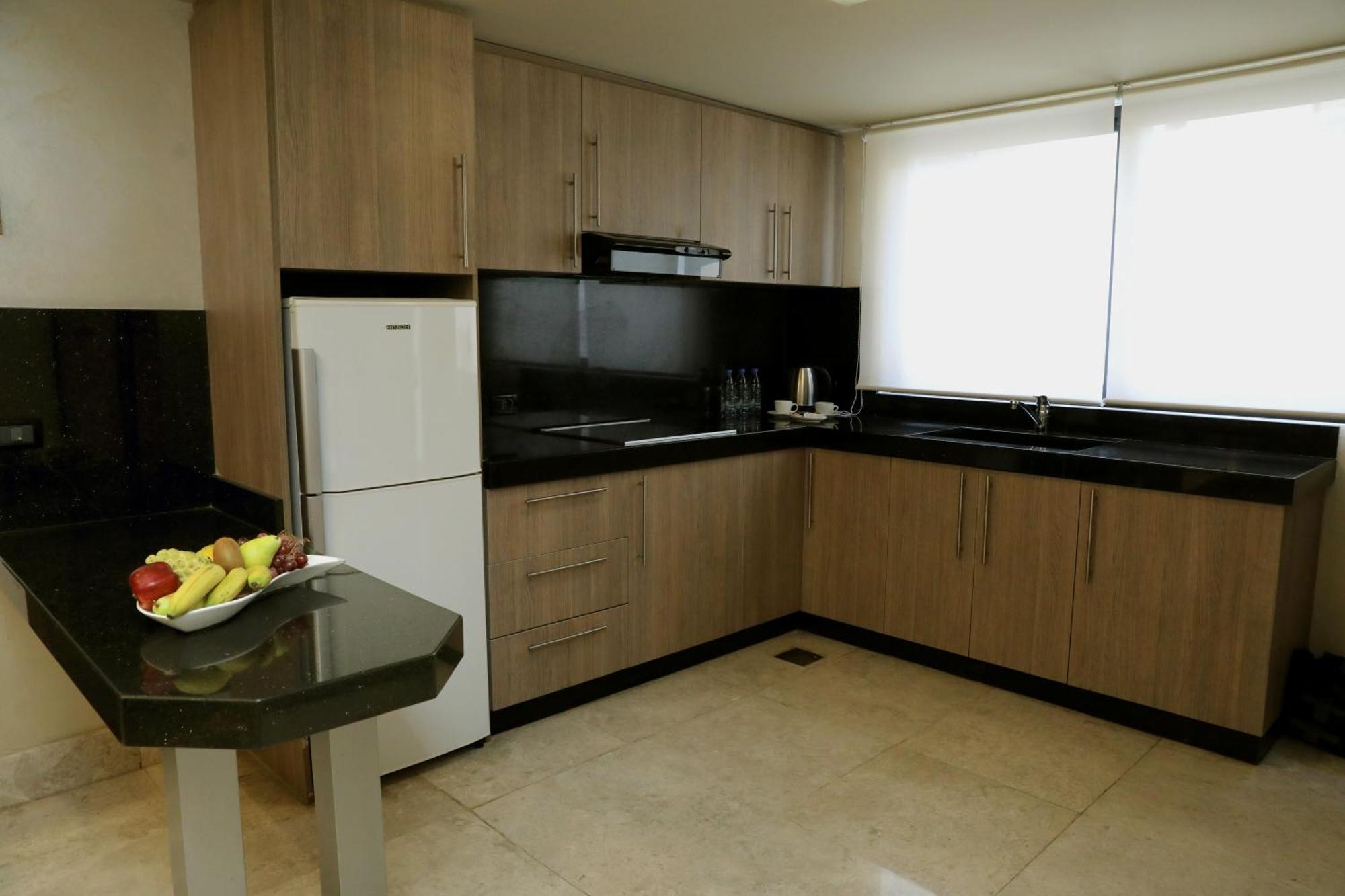 Imperial Suites Hotel Beirut Esterno foto