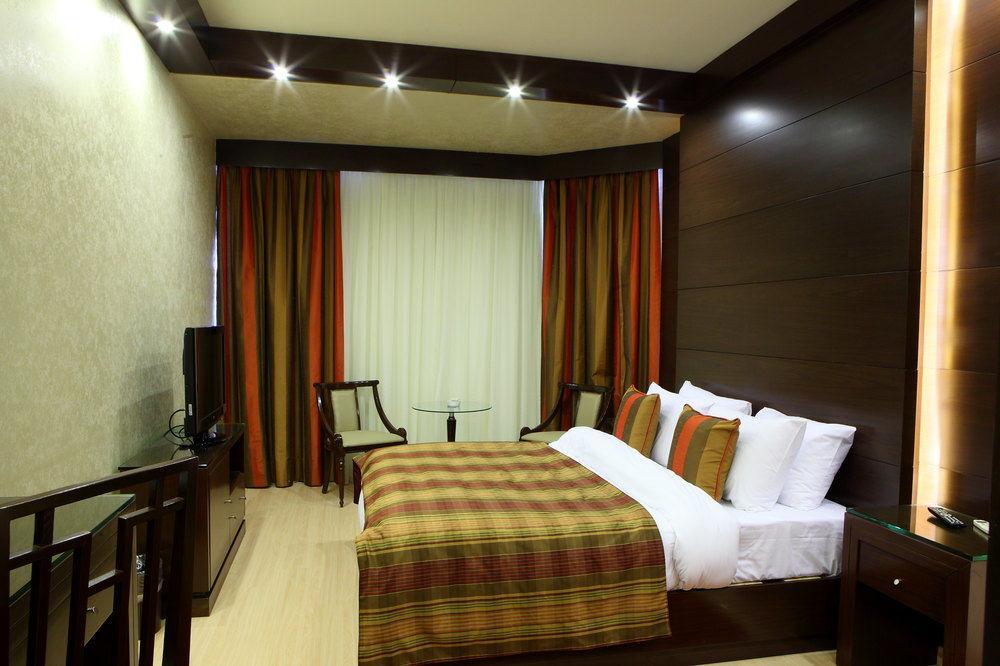 Imperial Suites Hotel Beirut Esterno foto