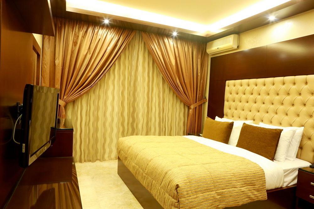 Imperial Suites Hotel Beirut Esterno foto