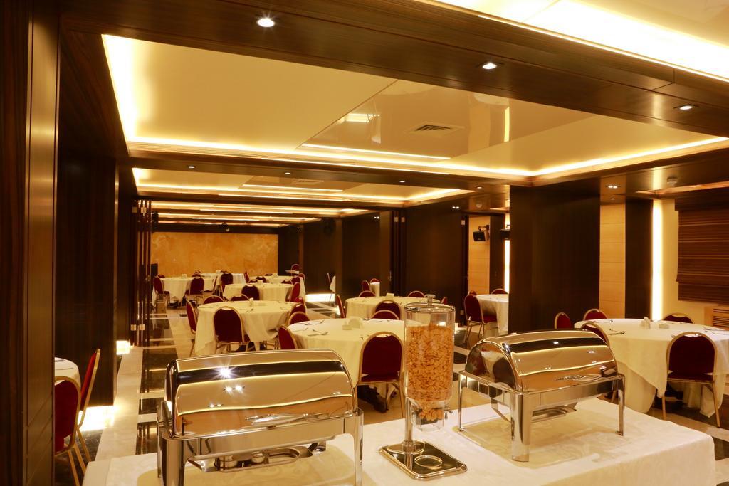 Imperial Suites Hotel Beirut Esterno foto