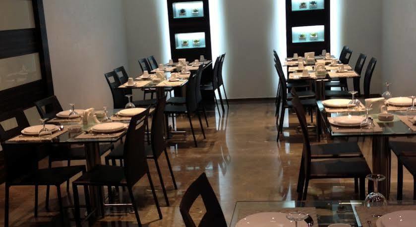 Imperial Suites Hotel Beirut Esterno foto