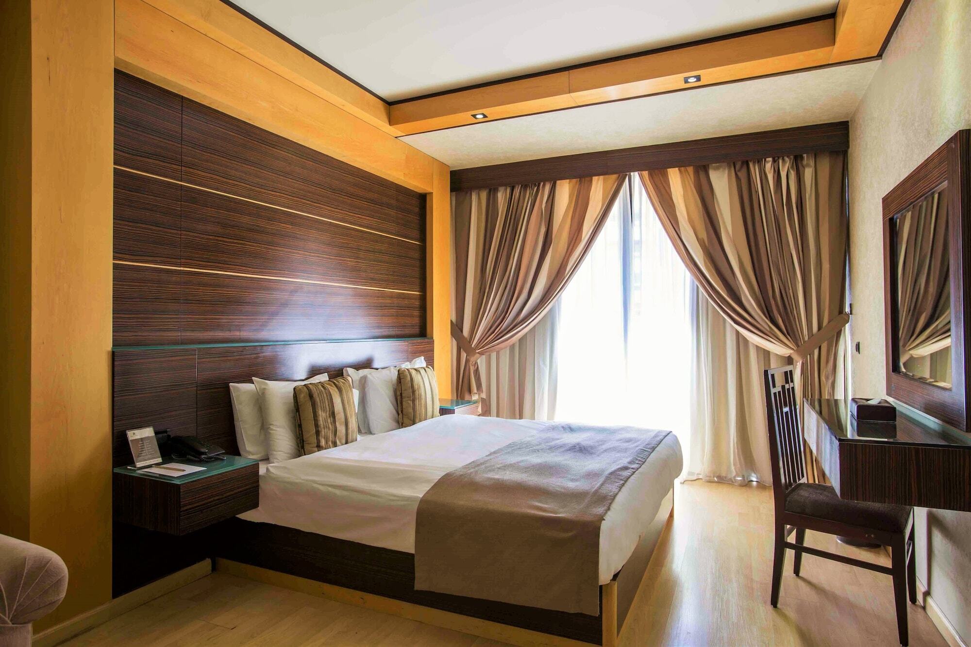 Imperial Suites Hotel Beirut Esterno foto